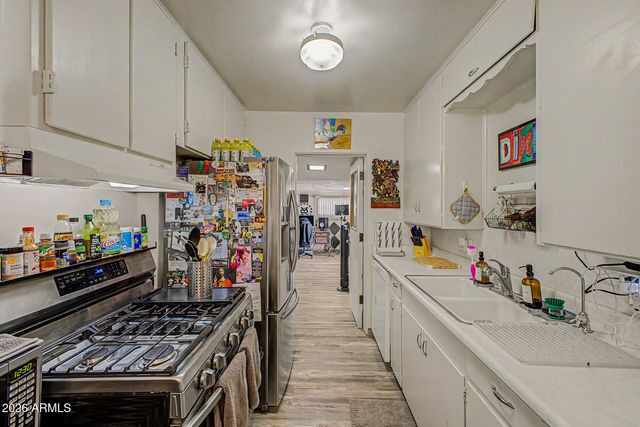 150 N HUNT Drive E, Mesa, AZ 85203