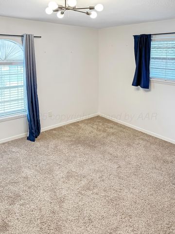 216 Skycrest Street, Borger, TX 79007