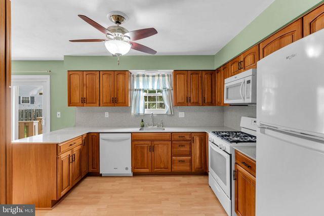 16 DUNMOOR CT N, Hamilton, NJ 08690