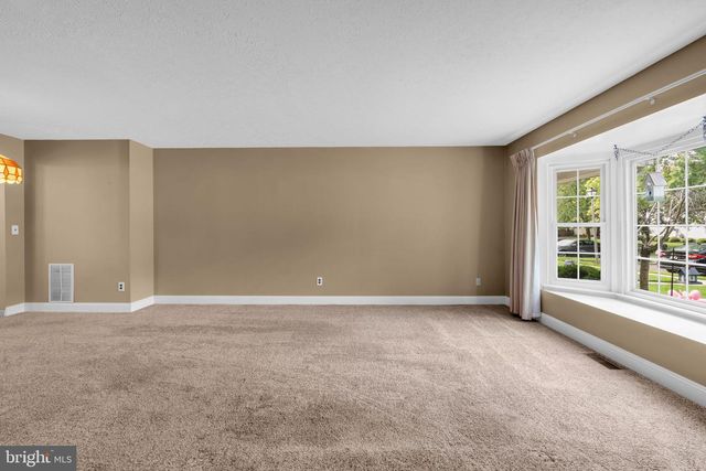 16 DUNMOOR CT N, Hamilton, NJ 08690