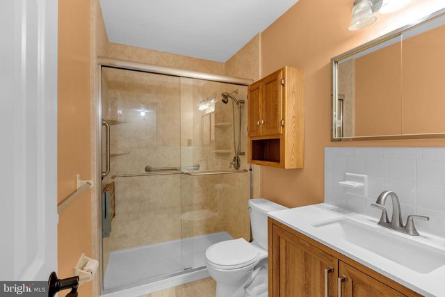 16 DUNMOOR CT N, Hamilton, NJ 08690