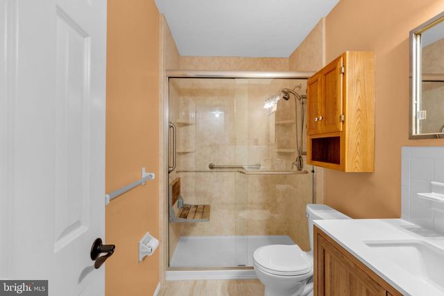 16 DUNMOOR CT N, Hamilton, NJ 08690
