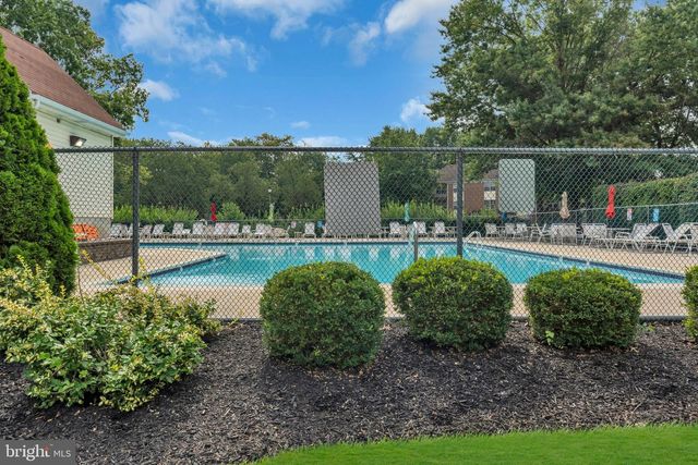 16 DUNMOOR CT N, Hamilton, NJ 08690