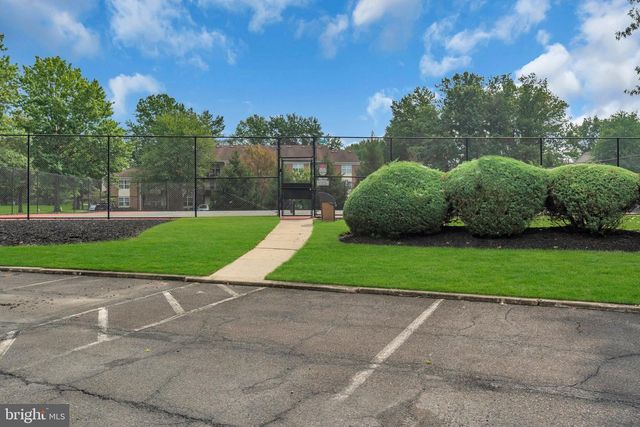 16 DUNMOOR CT N, Hamilton, NJ 08690