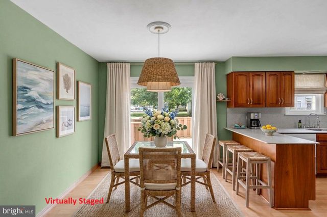 16 DUNMOOR CT N, Hamilton, NJ 08690