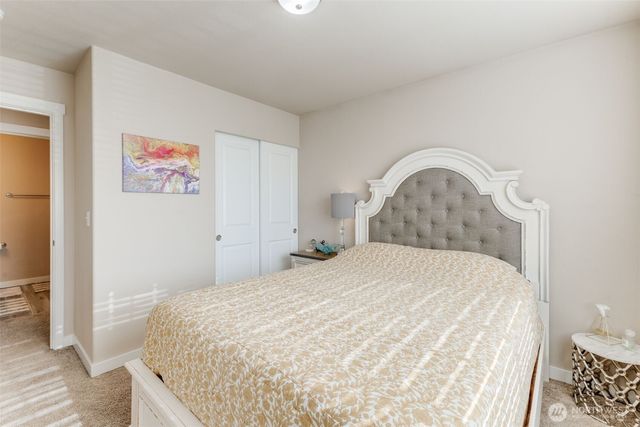 3092 Puget Meadow Loop NE, Lacey, WA 98516