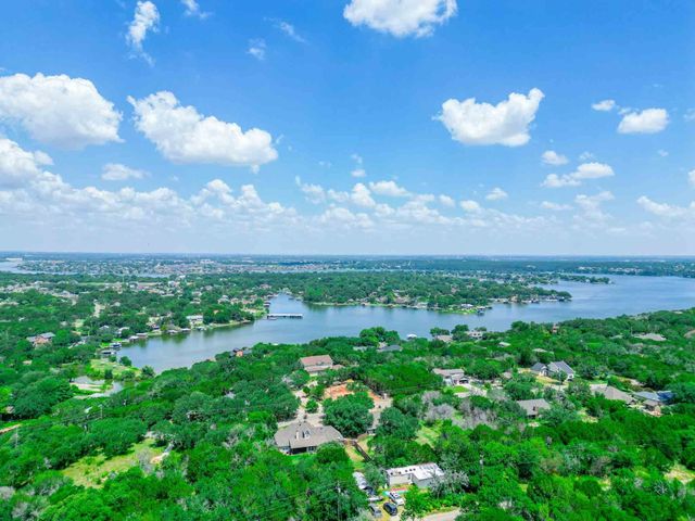2100 Sabine Street, Granbury, TX 76048