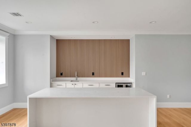 468 Lydecker St, Englewood City, NJ 07631