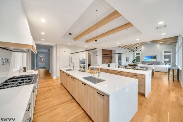 468 Lydecker St, Englewood City, NJ 07631