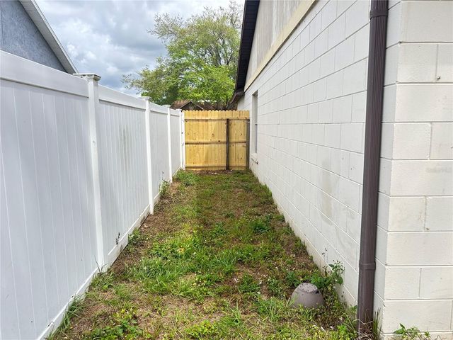 8960 VALENCIA GARDENS DRIVE, Orlando, FL 32825