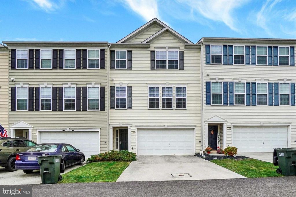 2208 GOLDEN EAGLE DR #111, York, PA 17408