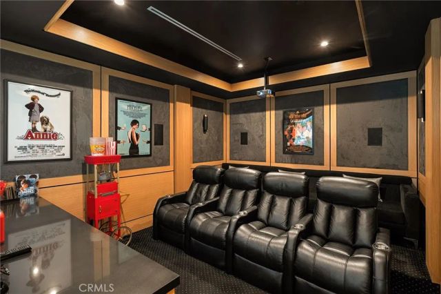 4365 N Kraft Avenue, Studio City, CA 91604