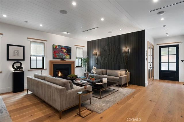 4365 N Kraft Avenue, Studio City, CA 91604