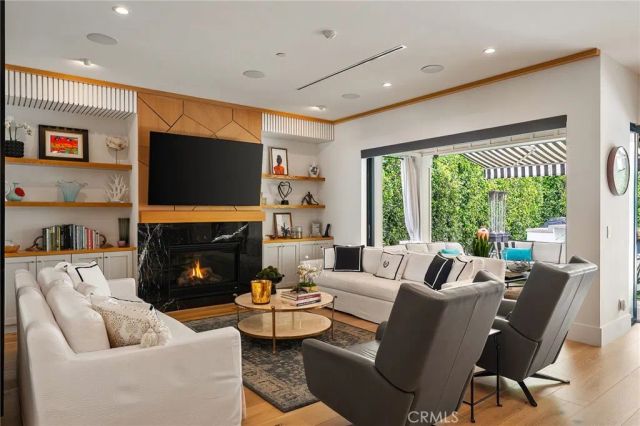 4365 N Kraft Avenue, Studio City, CA 91604