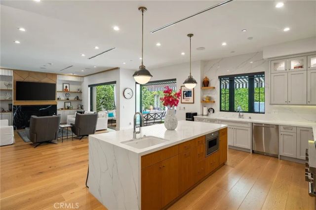 4365 N Kraft Avenue, Studio City, CA 91604