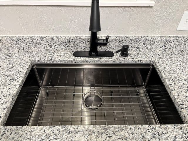 721 Roff Street NE, Ardmore, OK 73401