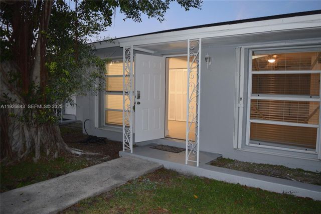 19391 SW 103rd Ct 19393, Cutler Bay, FL 33157