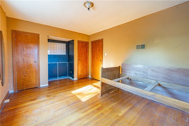 2035 Aurora, New Kensington, PA 15068