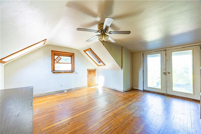 2035 Aurora, New Kensington, PA 15068