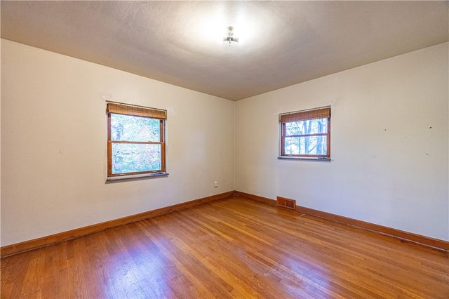 2035 Aurora, New Kensington, PA 15068