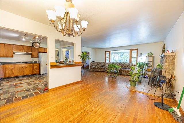 2035 Aurora, New Kensington, PA 15068