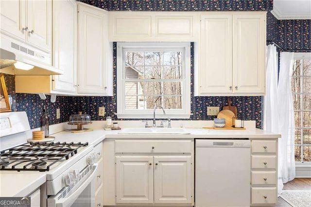 3373 Chatsworth Way, Powder Springs, GA 30127