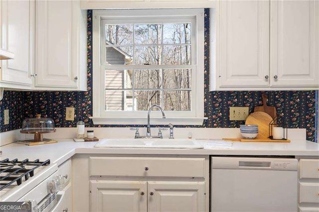 3373 Chatsworth Way, Powder Springs, GA 30127