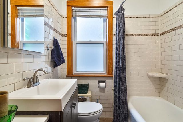 5451 N Lynch Avenue, Chicago, IL 60630
