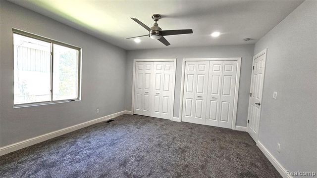 9170 River Valley Road, Brighton, MI 48116