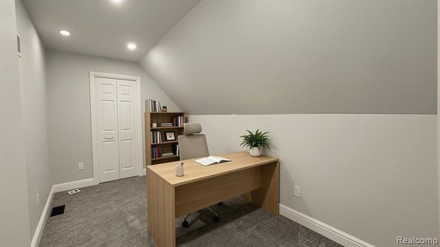9170 River Valley Road, Brighton, MI 48116