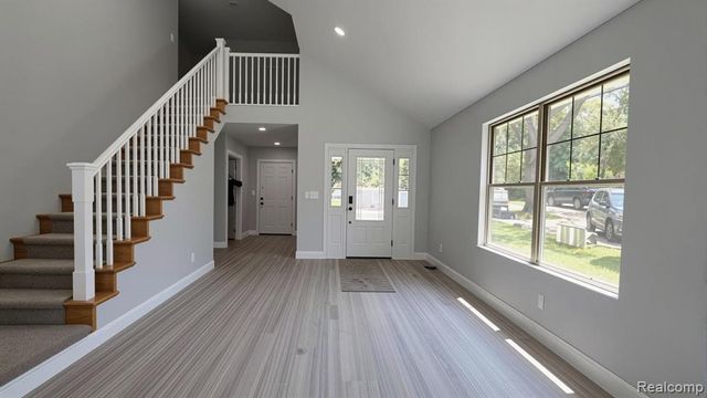 9170 River Valley Road, Brighton, MI 48116