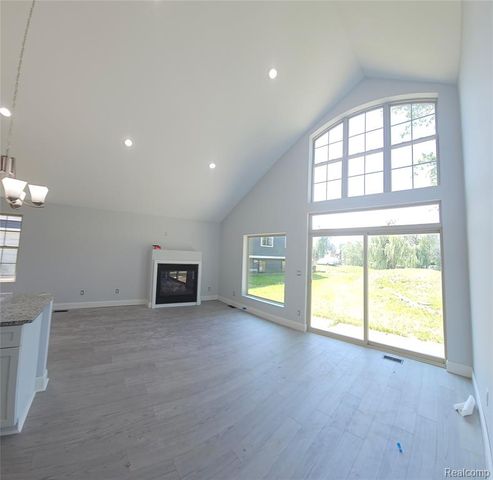 9170 River Valley Road, Brighton, MI 48116