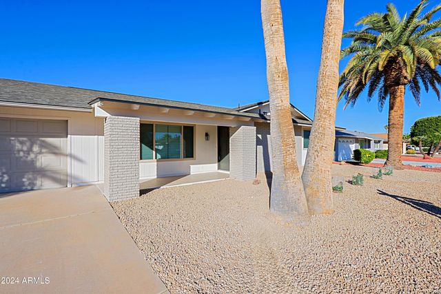 17610 N BUNTLINE Drive, Sun City West, AZ 85375