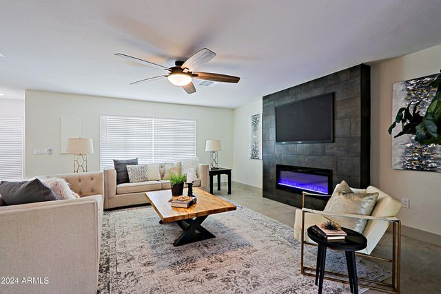 17610 N BUNTLINE Drive, Sun City West, AZ 85375