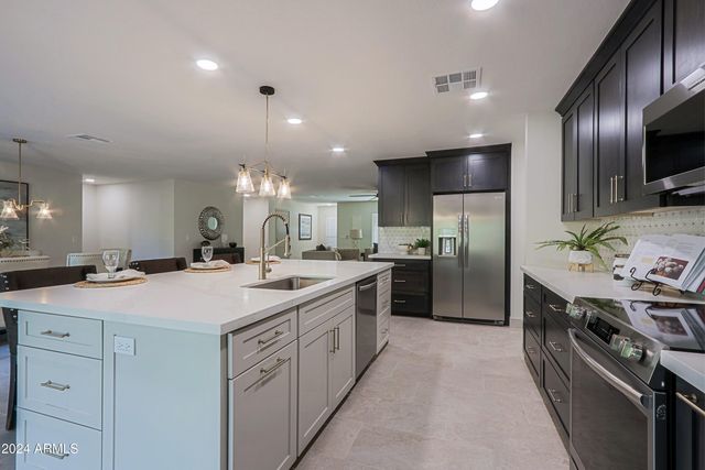 17610 N BUNTLINE Drive, Sun City West, AZ 85375