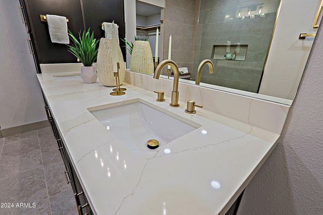 17610 N BUNTLINE Drive, Sun City West, AZ 85375