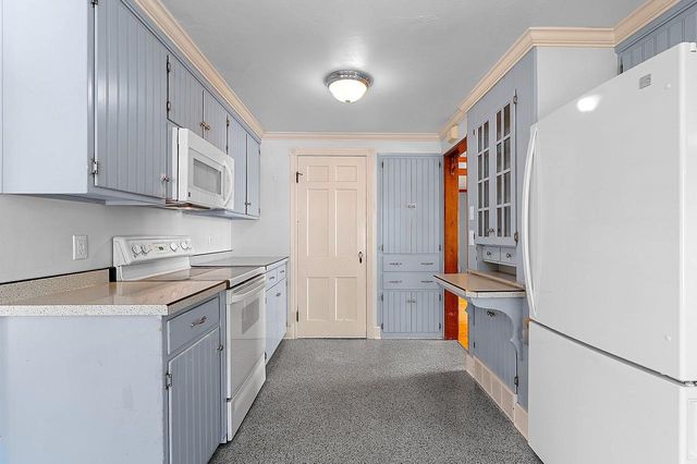 1313 LOST DAUPHIN ROAD, De Pere, WI 54115