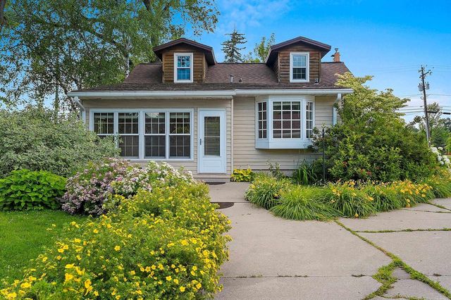 1313 LOST DAUPHIN ROAD, De Pere, WI 54115