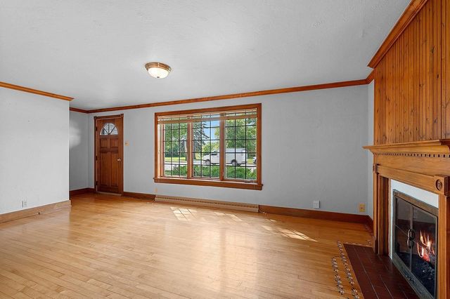 1313 LOST DAUPHIN ROAD, De Pere, WI 54115