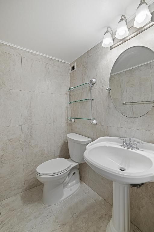 Image 29 of property listing at 3450 S Ocean Boulevard 611, Palm Beach, FL 33480