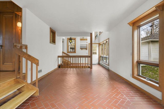 4406 Winnequah Road, Monona, WI 53716