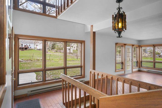 4406 Winnequah Road, Monona, WI 53716
