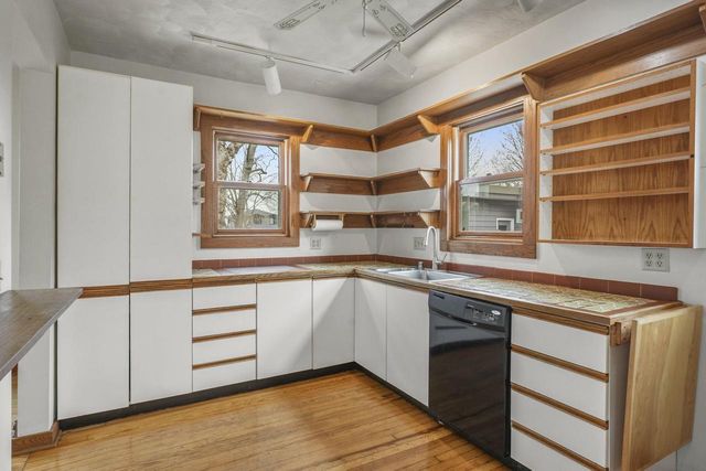 4406 Winnequah Road, Monona, WI 53716