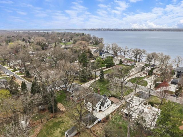 4406 Winnequah Road, Monona, WI 53716