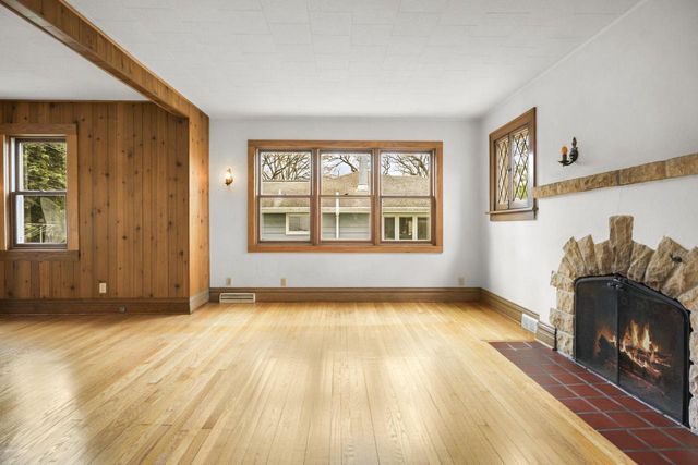 4406 Winnequah Road, Monona, WI 53716