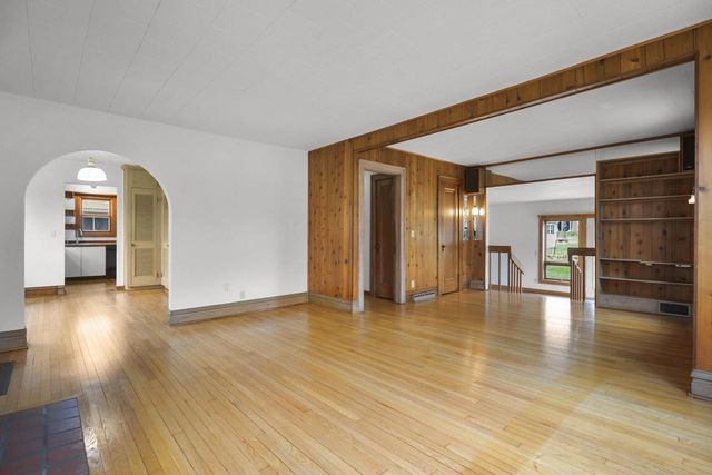 4406 Winnequah Road, Monona, WI 53716