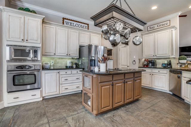 3360 Forest Glen Drive, Corinth, TX 76210