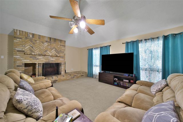 2820 Sugar Wood Drive, League City, TX 77573