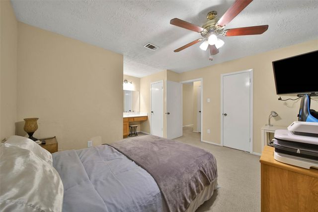 2820 Sugar Wood Drive, League City, TX 77573