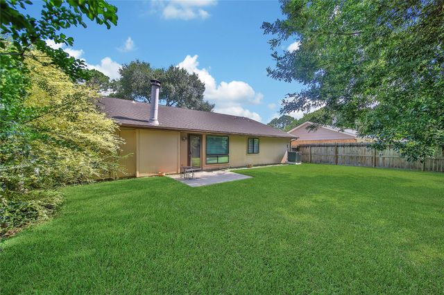 2820 Sugar Wood Drive, League City, TX 77573